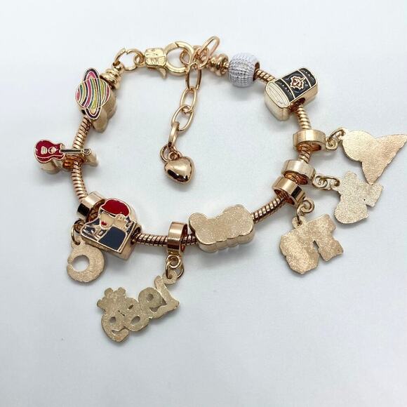 Taylor Swift 1989 Gold Tone Snake Style Charm Bracelet - Picture 8 of 9